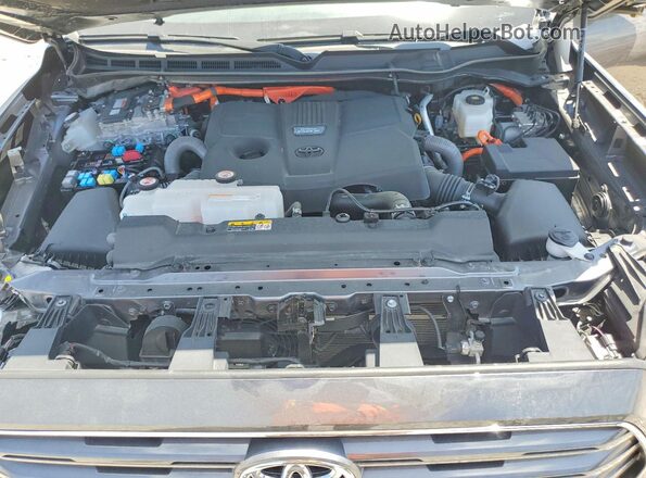 7SVAAABA7TX078435 2026 TOYOTA SEQUOIA Silver Widok komory silnika