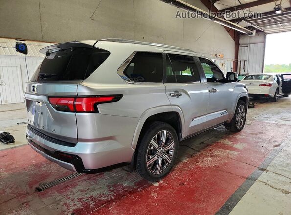 7SVAAABA8RX021301 2024 TOYOTA SEQUOIA Silver Հետևի աջ