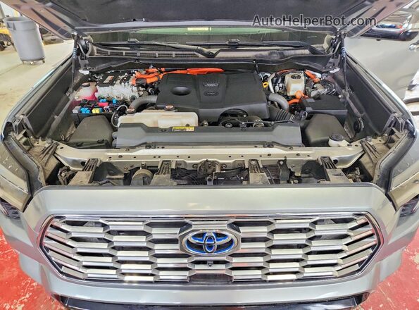 7SVAAABA8RX021301 2024 TOYOTA SEQUOIA Silver Շարժիչի բաժամունքի տեսք
