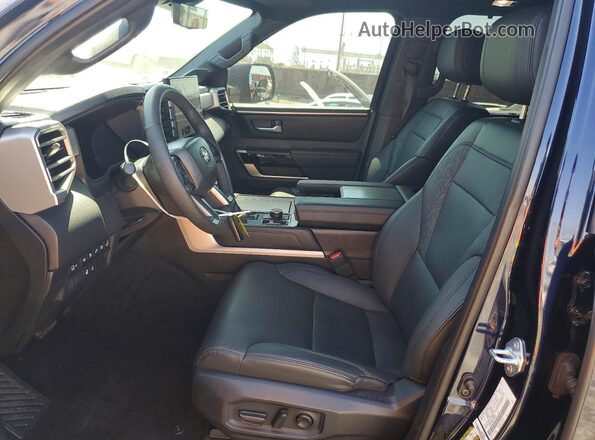 7SVAAABA8SX056555 2025 TOYOTA SEQUOIA Blue Vista interior delantera
