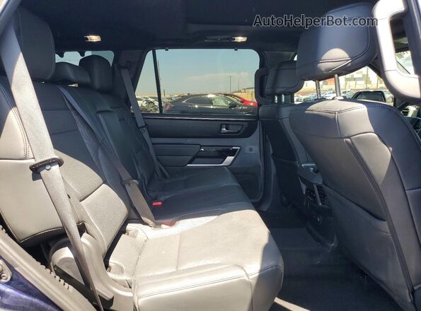 7SVAAABA8SX056555 2025 TOYOTA SEQUOIA Blue Vista interior trasera