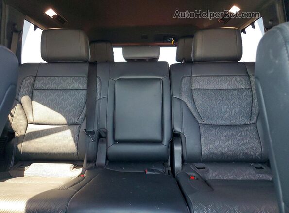 7SVAAABA8SX056555 2025 TOYOTA SEQUOIA Blue Vista de los asientos traseros