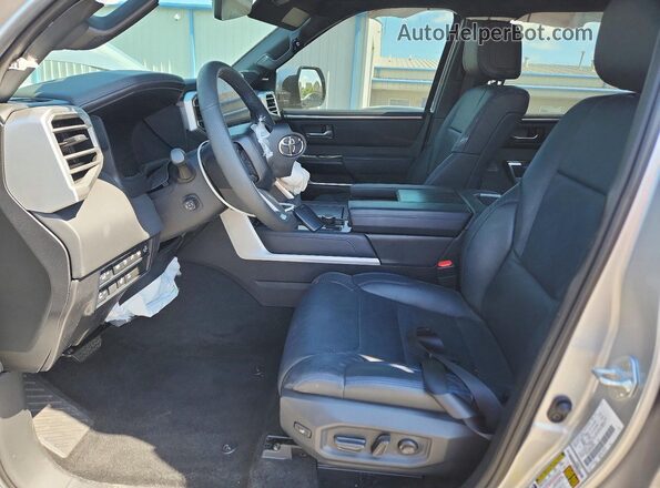 7SVAAABA9SX054507 2025 TOYOTA SEQUOIA Silver Front interior view