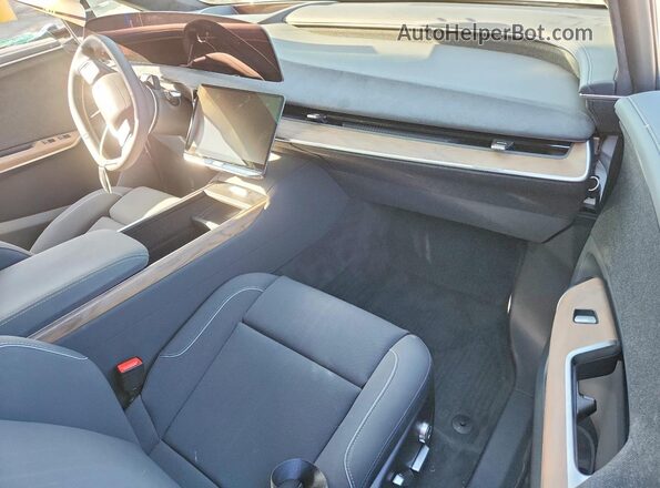 7UUG1GHJ0TA048369 2026 LUCID GRAVITY White Dashboard view