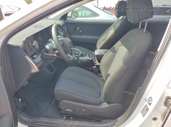 7YAKM4DA7SY030066 2025 HYUNDAI IONIQ White Front interior view