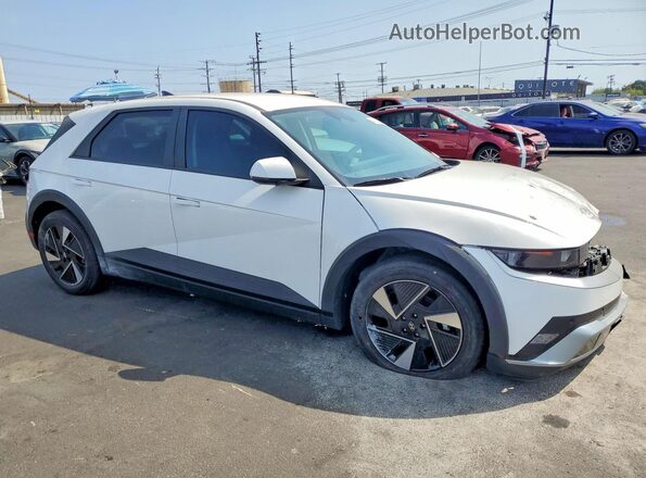 7YAKM4DA9SY017609 2025 HYUNDAI IONIQ White Delantero derecho