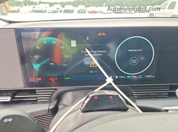 7YAKN4DA6SY008296 2025 HYUNDAI IONIQ White Instrument cluster view