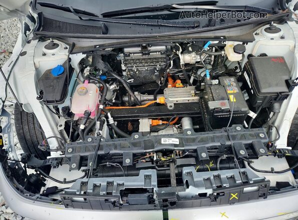 7YAKN4DA6SY008296 2025 HYUNDAI IONIQ White Rear interior view