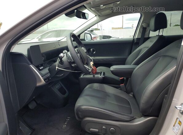 7YAKN4DA6SY010212 2025 HYUNDAI IONIQ Серый Вид салона спереди