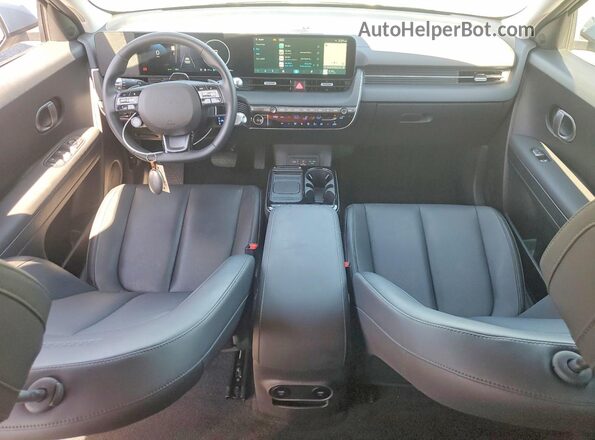 7YAKN4DA9TY048793 2026 HYUNDAI IONIQ Blue Widok deski rozdzielczej