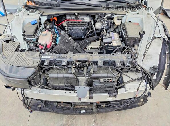7YAKN4DAXSY030608 2025 HYUNDAI IONIQ White ძრავის განყოფილების ხედი