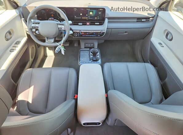 7YAKNDDC0SY018792 2025 HYUNDAI IONIQ Black Widok deski rozdzielczej