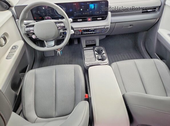 7YAKNDDC4SY020691 2025 HYUNDAI IONIQ White Вид панелі приладів