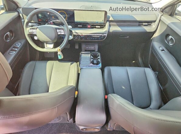 7YAKNDDC8SY033458 2025 HYUNDAI IONIQ White Dashboard view
