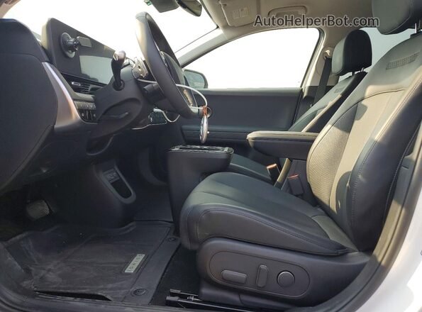 7YAKNDDCXSY010280 2025 HYUNDAI IONIQ White Widok wnętrza z przodu