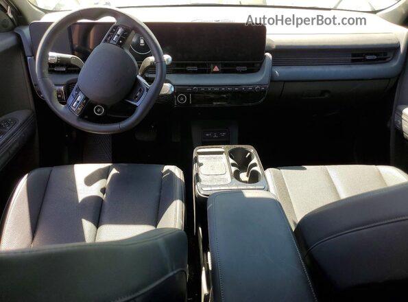 7YAKPDDC3SY033572 2025 HYUNDAI IONIQ Gray Widok deski rozdzielczej