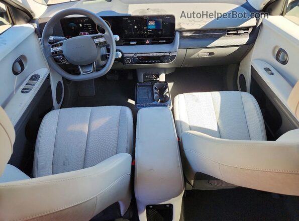 7YAKR4DA1SY024992 2025 HYUNDAI IONIQ Black Vista del salpicadero