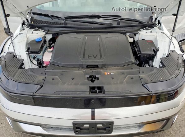 7YAKR4DA1TY048081 2026 HYUNDAI IONIQ White Rear interior view