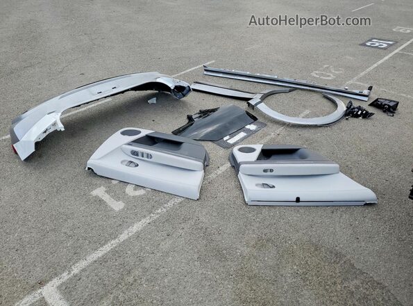 7YAKR4DA1TY048081 2026 HYUNDAI IONIQ White Engine compartment view