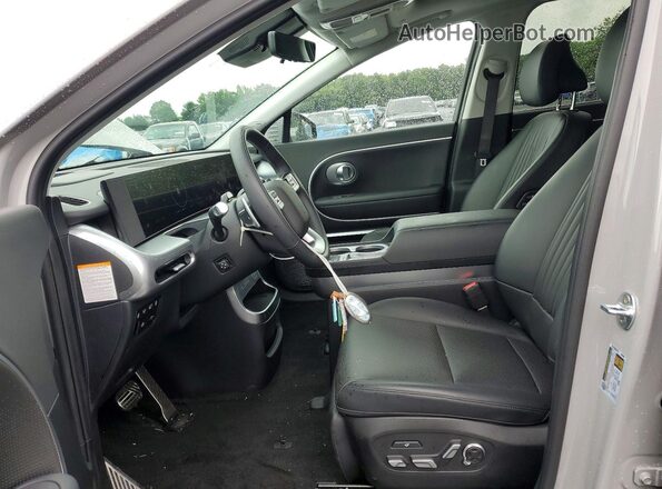 7YAMYFS55TY010995 2026 HYUNDAI IONIQ Gray Front interior view