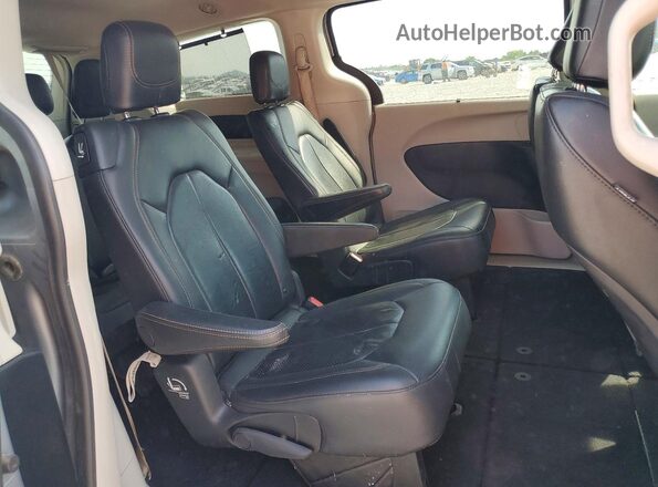 2C4RC1BG5LR279681 2020 CHRYSLER PACIFICA Silver ძრავის განყოფილების ხედი