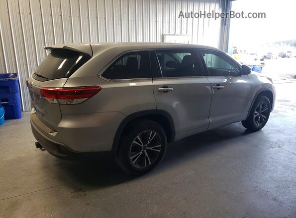 5TDZZRFH3JS257702 2018 TOYOTA HIGHLANDER Silver Front right