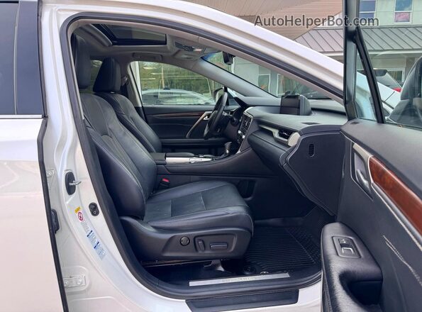 2T2BZMCA5HC070875 2017 LEXUS RX Белый Вид спереди