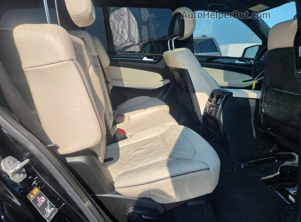 4JGDF7DE7HA885765 2017 MERCEDES-BENZ GLS Black Vista del compartimento del motor