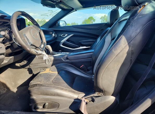 1G1FD3DSXH0137642 2017 CHEVROLET CAMARO Черный Вид панели приборов