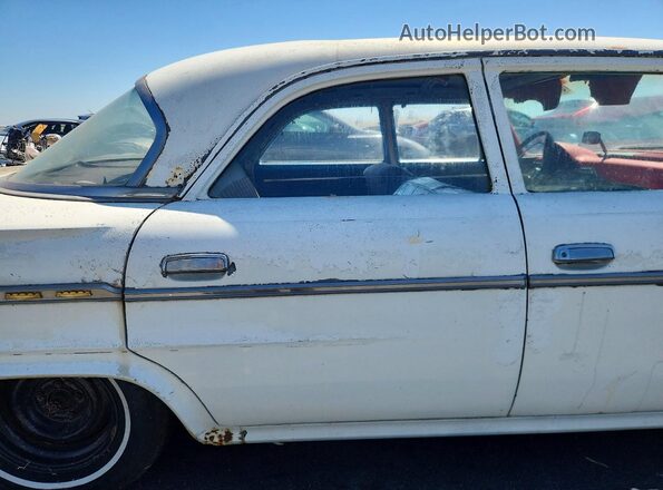8123227673 1962 CHRYSLER NEWPORT Белый Вид задних сидений