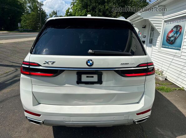 5UX23EM07S9Y27594 2025 BMW X7 White Вид салону спереду