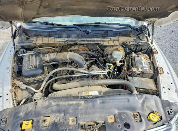 1C6RR7TT0LS101499 2020 RAM 1500 White Widok komory silnika