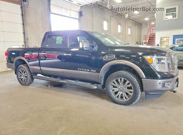 1N6BA1F48JN537562 2018 NISSAN TITAN Черный Вид спереди