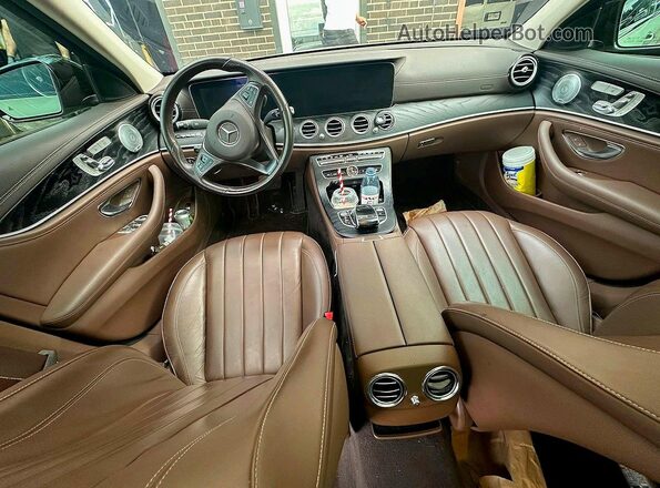 WDDZF6GB4JA353567 2018 MERCEDES-BENZ E-CLASS Зеленый Вид панели приборов