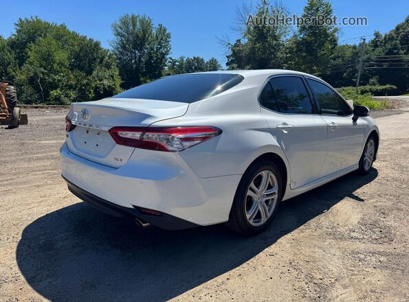4T1B11HK3JU018922 2018 TOYOTA CAMRY White Դիմացի տեսք