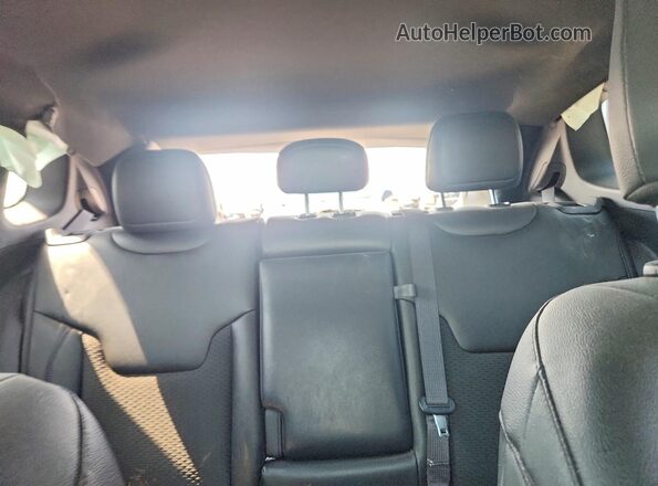 3C4NJDBN6RT119495 2024 JEEP COMPASS Черный Вид задней части салона