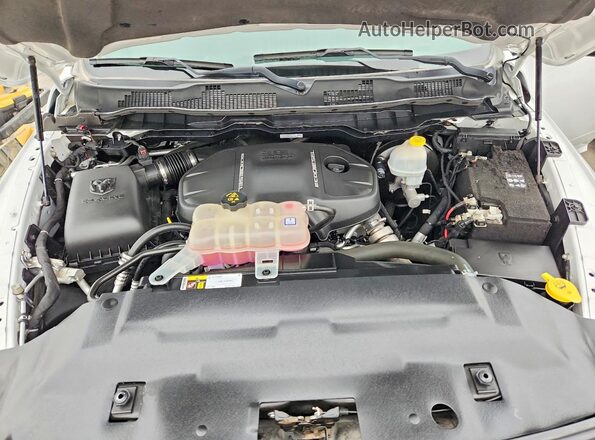 1C6RR6FM2GS375582 2016 RAM 1500 White Widok komory silnika