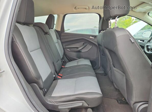 1FMCU0GDXHUE17099 2017 FORD ESCAPE White Vista del compartimento del motor