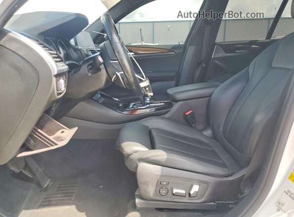5UXTY3C09L9B62388 2020 BMW X3 White Вид панелі приладів