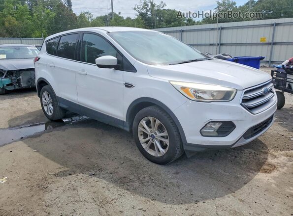 1FMCU0GD7HUB08836 2017 FORD ESCAPE White Widok z przodu