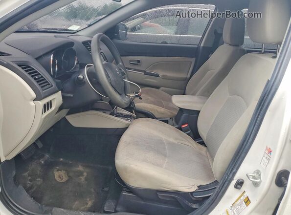 JA4AR3AU1KU016551 2019 MITSUBISHI OUTLANDER Белый Вид панели приборов