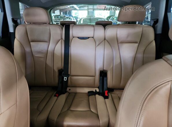WA1LXAF76LD002569 2020 AUDI Q7 White Вид задньої частини салону