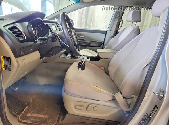 KNDMB5C19G6178073 2016 KIA SEDONA Silver Widok deski rozdzielczej