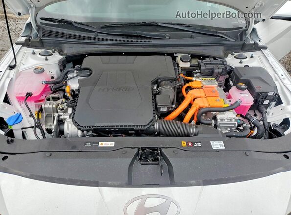 KMHLM4DJ3TU200424 2026 HYUNDAI ELANTRA White ძრავის განყოფილების ხედი