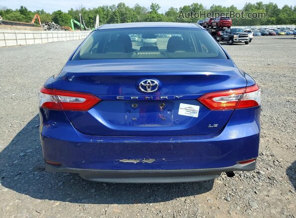 JTNB11HK0J3011187 2018 TOYOTA CAMRY Синий Вид салона спереди