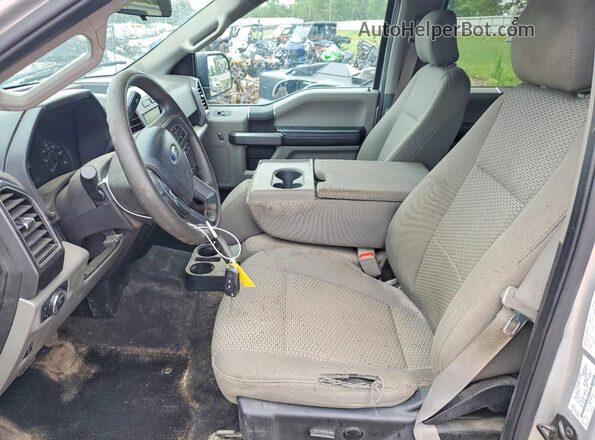 1FTEW1E54KFB37554 2019 FORD F150 Silver Вид панелі приладів