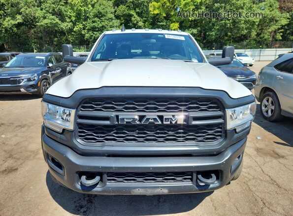 3C7WRMFL1NG348422 2022 RAM 5500 White უკანა ხედი