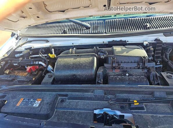 1FDWE3FK9PDD31812 2023 FORD ECONOLINE Белый Вид салона спереди