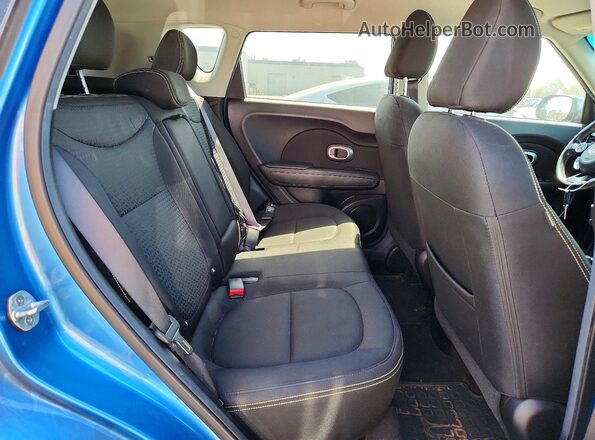 KNDJP3A5XG7387895 2016 KIA SOUL Blue Rear interior view