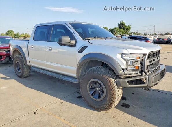 1FTFW1RG8HFC50397 2017 FORD F150 Silver Widok z przodu
